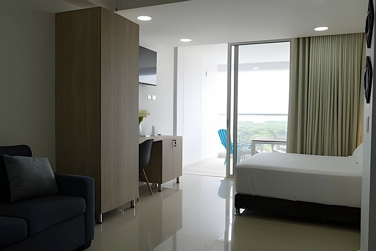 Brand New Condo With Balcony Near Beach & Old Town