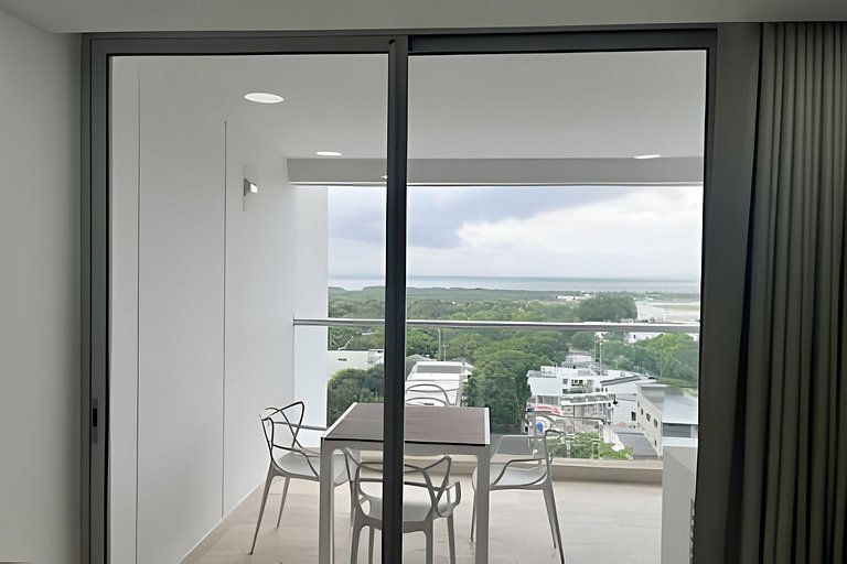 Condo con balcón en Cartagena Beach Smart Stay