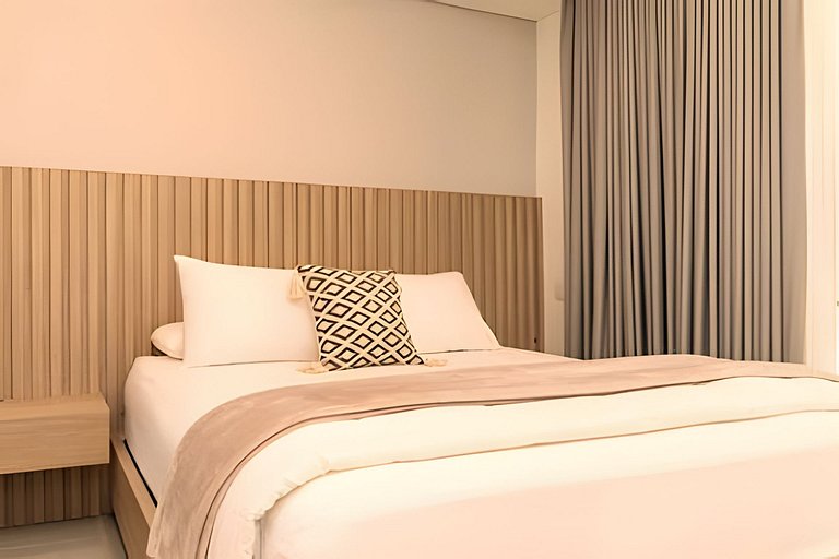 Ocean View Stay Near Cartagena’s Historic Heart