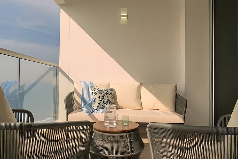 Ocean View Stay Near Cartagena’s Historic Heart