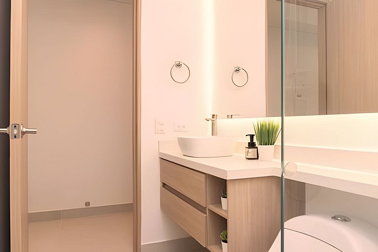 Ocean View Stay Near Cartagena’s Historic Heart