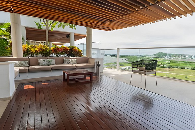 Stylish Brand New Condo Cartagena