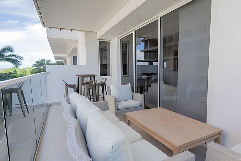 Stylish Brand New Condo Cartagena