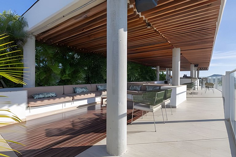 Stylish Brand New Condo Cartagena