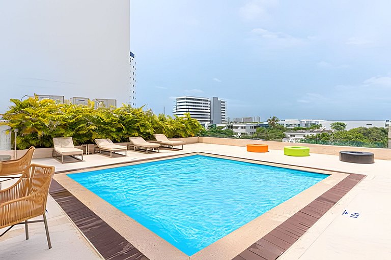 Sky-High Studio: Piso 15 con Vista la Piscina
