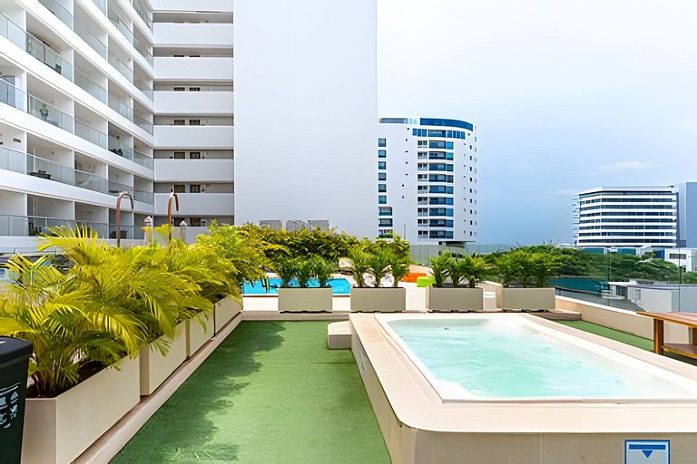 Sky-High Studio: Piso 15 con Vista la Piscina