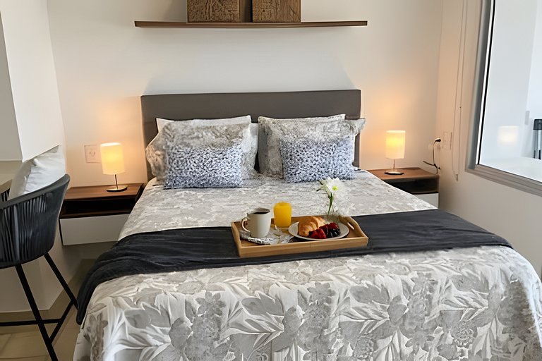 Sky-High Studio: Piso 15 con Vista la Piscina