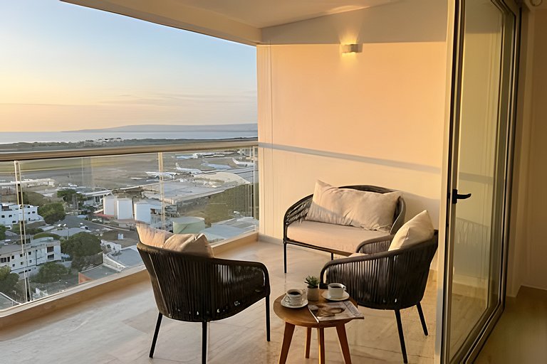 Sky-High Studio: Piso 15 con Vista la Piscina