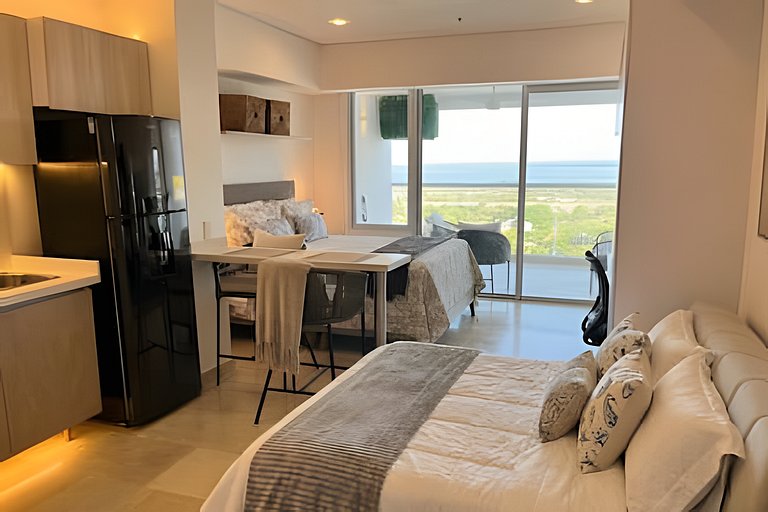 Sky-High Studio: Piso 15 con Vista la Piscina